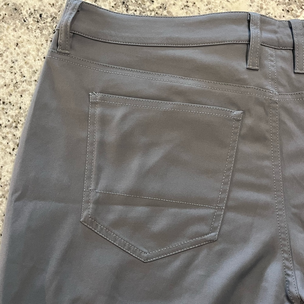 Travis Mathew Performance Golf Pants Men’s Size 36x28 Gray - Picture 9 of 10